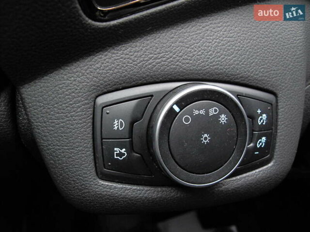 Белый Форд Эскейп, объемом двигателя 2 л и пробегом 117 тыс. км за 14000 $, фото 55 на Automoto.ua