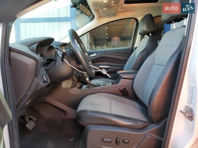 Белый Форд Эскейп, объемом двигателя 0 л и пробегом 153 тыс. км за 1100 $, фото 6 на Automoto.ua