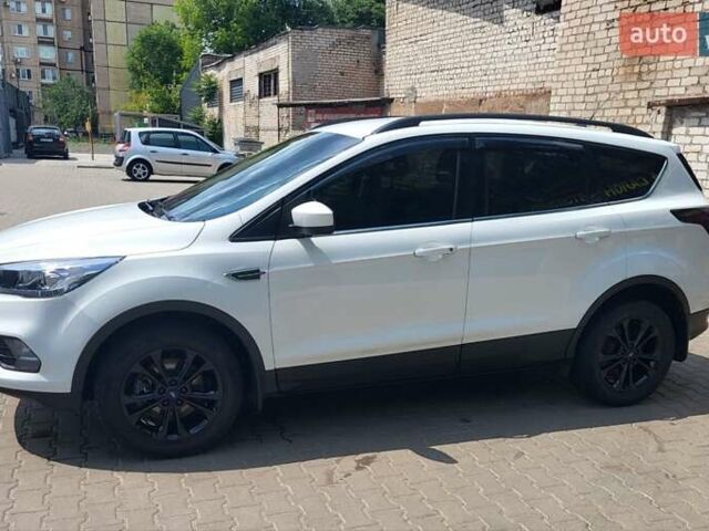 Белый Форд Эскейп, объемом двигателя 1.5 л и пробегом 137 тыс. км за 13700 $, фото 12 на Automoto.ua