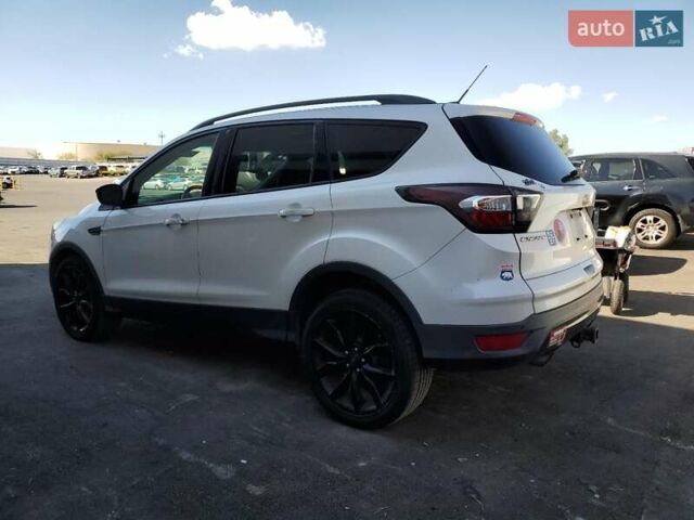 Белый Форд Эскейп, объемом двигателя 0 л и пробегом 153 тыс. км за 1100 $, фото 1 на Automoto.ua