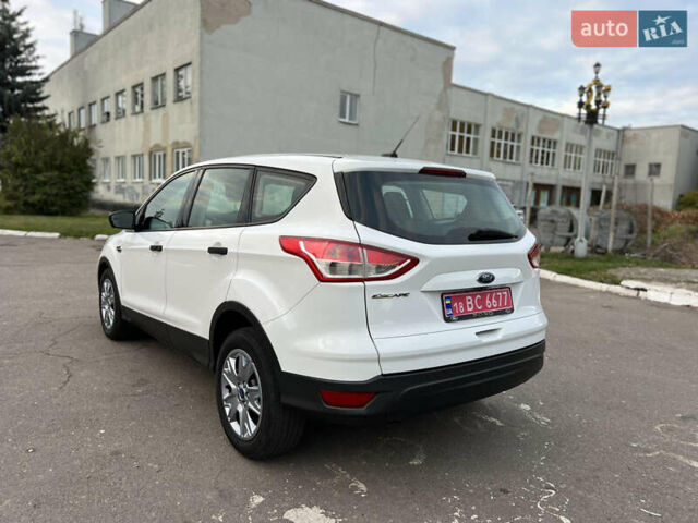 Форд Эскейп 2016 в Жмеренке на Automoto.ua Белый Форд Эскейп, объемом двигателя 2.5 л и пробегом 149 тыс. км за 10980 $, фото 3 на Automoto.ua