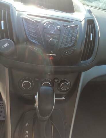 Білий Форд Ескейп, об'ємом двигуна 2.5 л та пробігом 230 тис. км за 10200 $, фото 5 на Automoto.ua