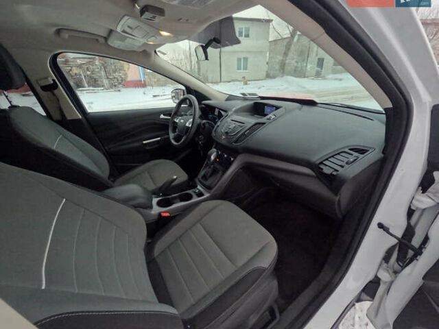 Белый Форд Эскейп, объемом двигателя 1.6 л и пробегом 150 тыс. км за 8200 $, фото 17 на Automoto.ua