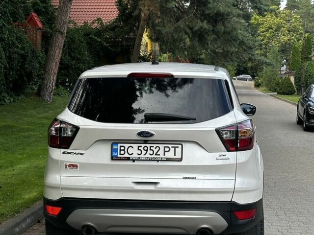 Белый Форд Эскейп, объемом двигателя 1.5 л и пробегом 137 тыс. км за 10800 $, фото 5 на Automoto.ua
