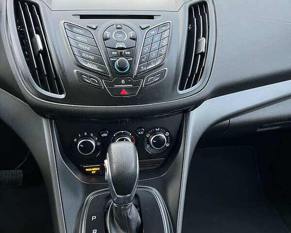 Форд Эскейп 2016 в Жмеренке на Automoto.ua Белый Форд Эскейп, объемом двигателя 2.5 л и пробегом 149 тыс. км за 10980 $, фото 25 на Automoto.ua