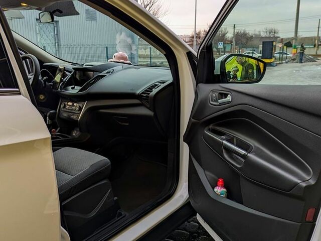 Форд Эскейп 2016 в Харькове на Automoto.ua Белый Форд Эскейп, объемом двигателя 1.5 л и пробегом 178 тыс. км за 11000 $, фото 8 на Automoto.ua