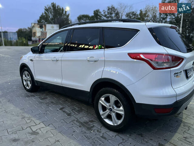 Білий Форд Ескейп, об'ємом двигуна 1.6 л та пробігом 183 тис. км за 11300 $, фото 6 на Automoto.ua