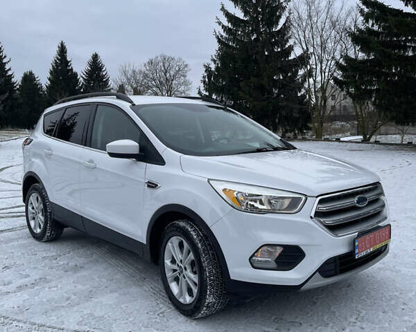 Белый Форд Эскейп, объемом двигателя 0 л и пробегом 213 тыс. км за 10200 $, фото 3 на Automoto.ua