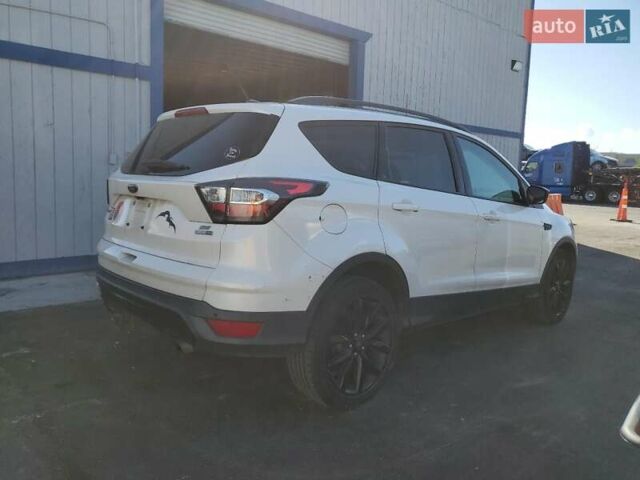 Белый Форд Эскейп, объемом двигателя 0 л и пробегом 153 тыс. км за 1100 $, фото 2 на Automoto.ua