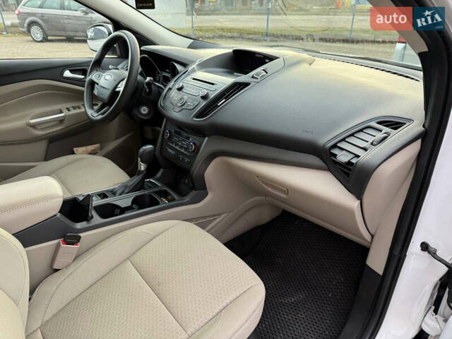 Белый Форд Эскейп, объемом двигателя 1.5 л и пробегом 75 тыс. км за 14100 $, фото 14 на Automoto.ua