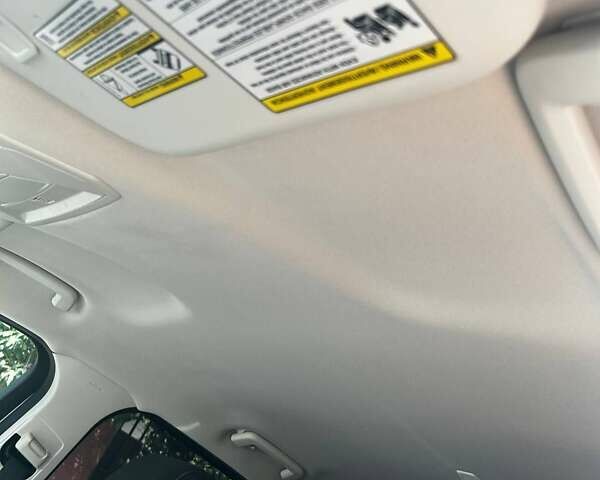 Білий Форд Ескейп, об'ємом двигуна 2.49 л та пробігом 168 тис. км за 14000 $, фото 9 на Automoto.ua