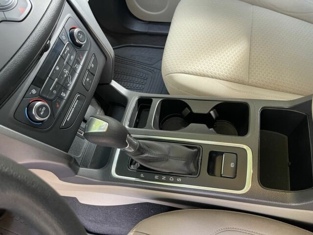 Белый Форд Эскейп, объемом двигателя 2 л и пробегом 64 тыс. км за 14500 $, фото 13 на Automoto.ua