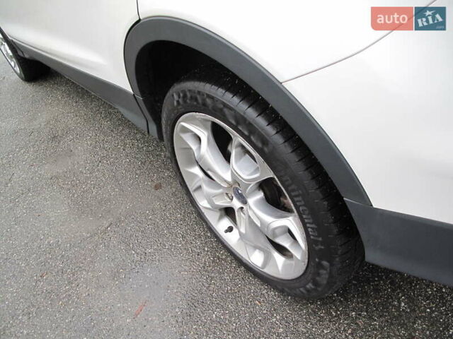 Белый Форд Эскейп, объемом двигателя 2 л и пробегом 117 тыс. км за 14000 $, фото 10 на Automoto.ua