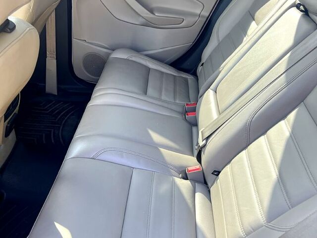 Белый Форд Эскейп, объемом двигателя 2 л и пробегом 178 тыс. км за 14500 $, фото 7 на Automoto.ua