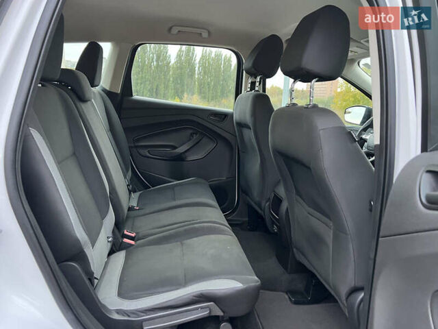 Форд Эскейп 2016 в Жмеренке на Automoto.ua Белый Форд Эскейп, объемом двигателя 2.5 л и пробегом 149 тыс. км за 10980 $, фото 19 на Automoto.ua