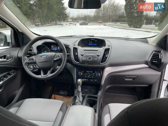 Белый Форд Эскейп, объемом двигателя 1.5 л и пробегом 213 тыс. км за 9999 $, фото 19 на Automoto.ua