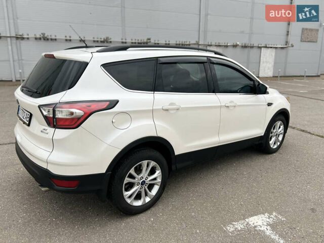 Белый Форд Эскейп, объемом двигателя 1.5 л и пробегом 208 тыс. км за 11899 $, фото 4 на Automoto.ua