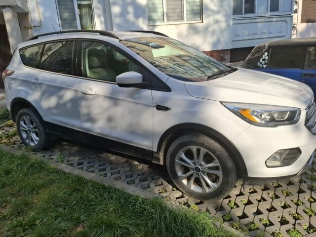 Білий Форд Ескейп, об'ємом двигуна 1.5 л та пробігом 161 тис. км за 10800 $, фото 1 на Automoto.ua