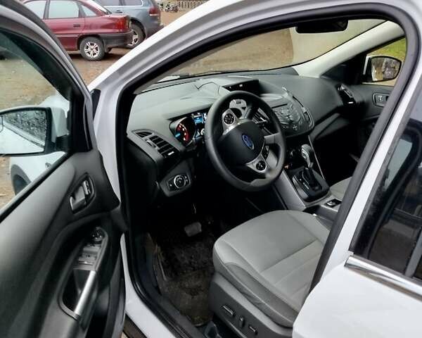 Білий Форд Ескейп, об'ємом двигуна 1.6 л та пробігом 246 тис. км за 9850 $, фото 3 на Automoto.ua