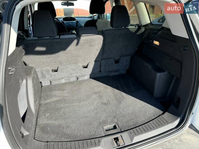 Белый Форд Эскейп, объемом двигателя 1.6 л и пробегом 240 тыс. км за 6400 $, фото 13 на Automoto.ua