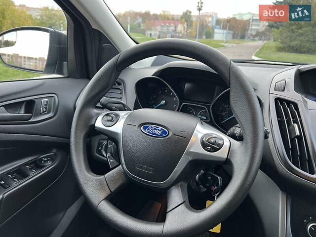 Форд Эскейп 2016 в Жмеренке на Automoto.ua Белый Форд Эскейп, объемом двигателя 2.5 л и пробегом 149 тыс. км за 10980 $, фото 29 на Automoto.ua