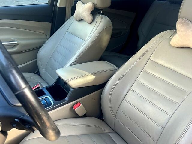 Белый Форд Эскейп, объемом двигателя 2 л и пробегом 178 тыс. км за 14500 $, фото 5 на Automoto.ua