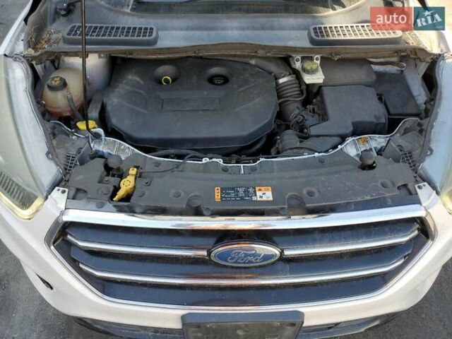 Белый Форд Эскейп, объемом двигателя 0 л и пробегом 153 тыс. км за 1100 $, фото 10 на Automoto.ua