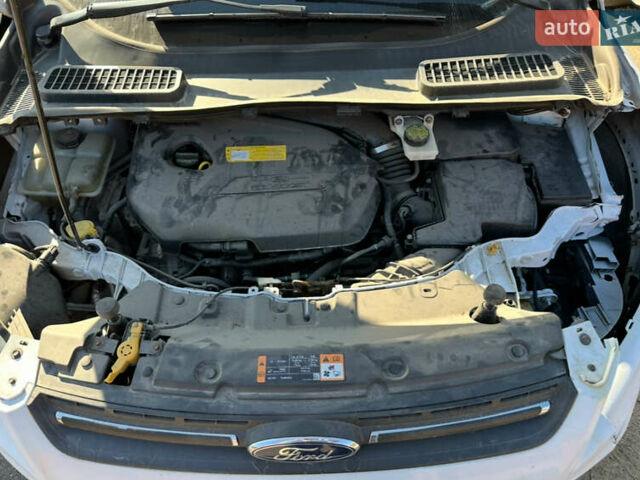 Белый Форд Эскейп, объемом двигателя 1.6 л и пробегом 240 тыс. км за 6400 $, фото 6 на Automoto.ua