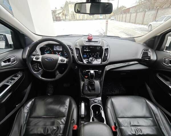 Белый Форд Эскейп, объемом двигателя 2 л и пробегом 131 тыс. км за 10350 $, фото 33 на Automoto.ua