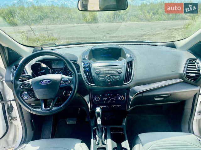 Білий Форд Ескейп, об'ємом двигуна 1.5 л та пробігом 49 тис. км за 12500 $, фото 14 на Automoto.ua