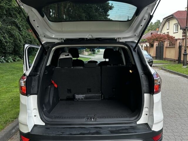 Белый Форд Эскейп, объемом двигателя 1.5 л и пробегом 137 тыс. км за 10800 $, фото 6 на Automoto.ua