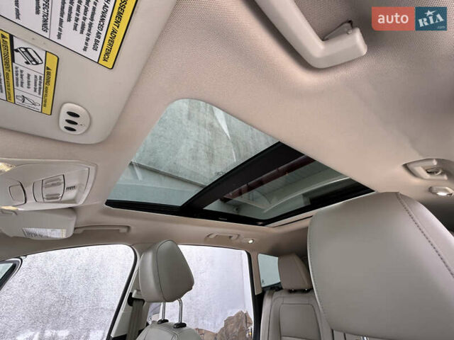 Белый Форд Эскейп, объемом двигателя 2 л и пробегом 217 тыс. км за 11900 $, фото 30 на Automoto.ua