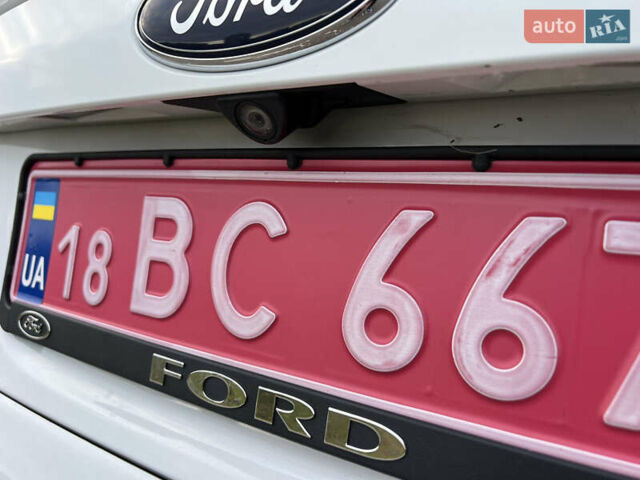 Форд Эскейп 2016 в Жмеренке на Automoto.ua Белый Форд Эскейп, объемом двигателя 2.5 л и пробегом 149 тыс. км за 10980 $, фото 33 на Automoto.ua