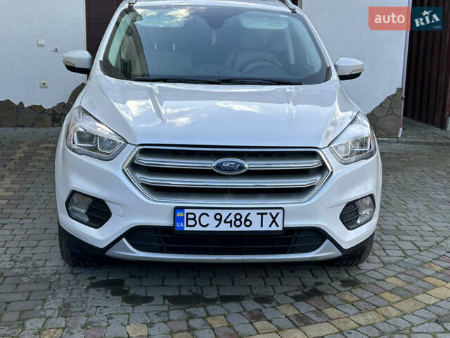 Белый Форд Эскейп, объемом двигателя 2 л и пробегом 217 тыс. км за 11900 $, фото 20 на Automoto.ua