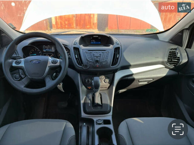 Белый Форд Эскейп, объемом двигателя 1.6 л и пробегом 240 тыс. км за 6400 $, фото 8 на Automoto.ua