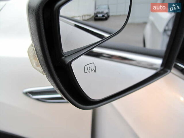 Белый Форд Эскейп, объемом двигателя 2 л и пробегом 117 тыс. км за 14000 $, фото 30 на Automoto.ua