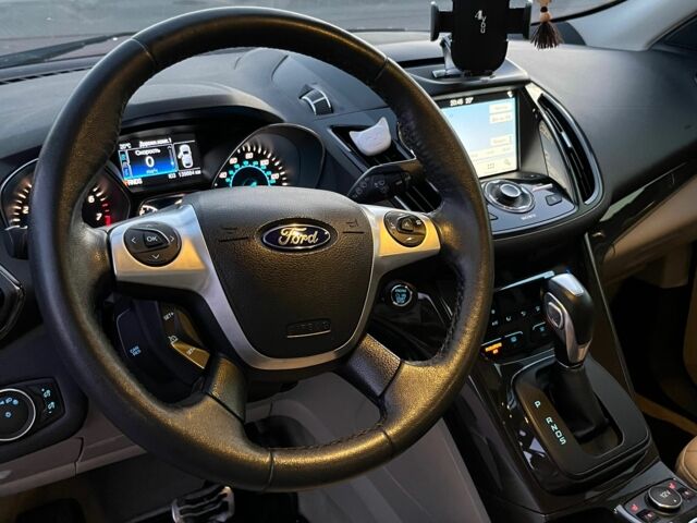 Белый Форд Эскейп, объемом двигателя 2 л и пробегом 140 тыс. км за 13000 $, фото 9 на Automoto.ua