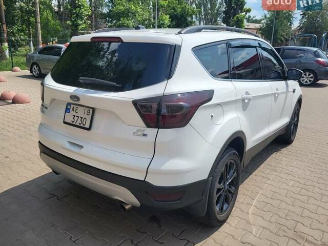 Белый Форд Эскейп, объемом двигателя 1.5 л и пробегом 137 тыс. км за 13700 $, фото 11 на Automoto.ua