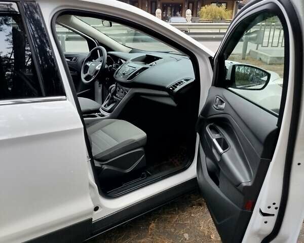 Білий Форд Ескейп, об'ємом двигуна 1.6 л та пробігом 246 тис. км за 9850 $, фото 11 на Automoto.ua