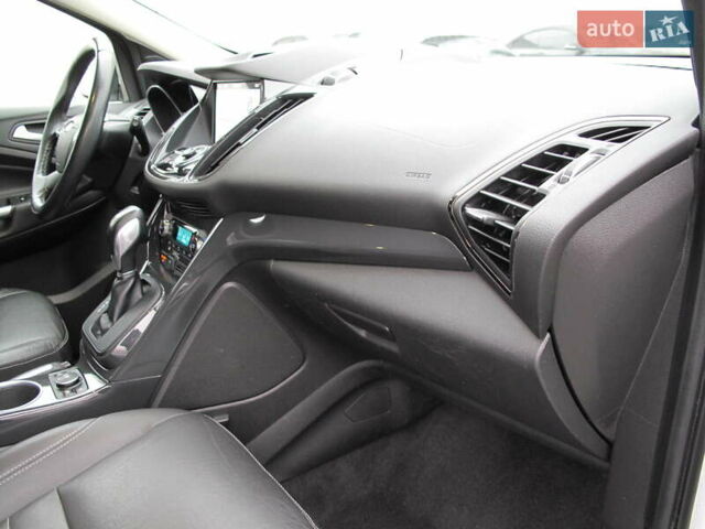 Белый Форд Эскейп, объемом двигателя 2 л и пробегом 117 тыс. км за 14000 $, фото 46 на Automoto.ua