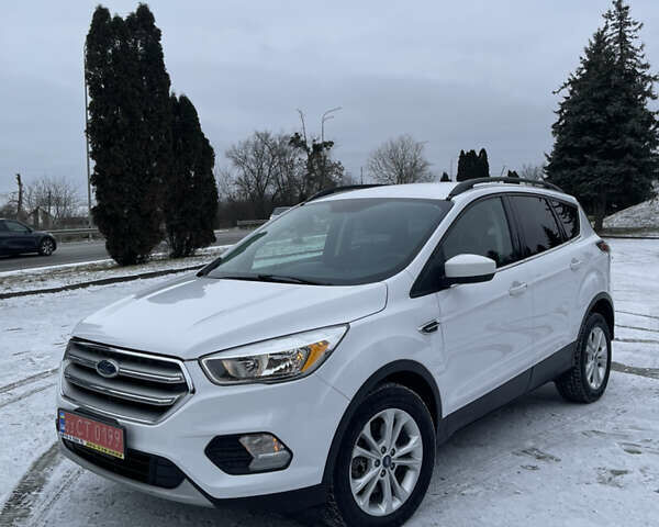 Белый Форд Эскейп, объемом двигателя 1.5 л и пробегом 213 тыс. км за 9999 $, фото 8 на Automoto.ua