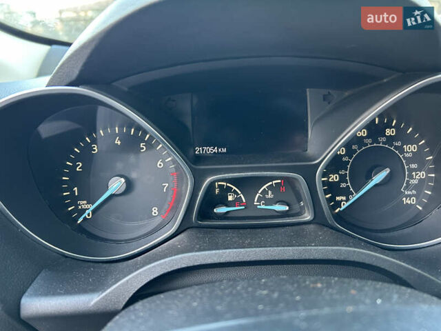 Белый Форд Эскейп, объемом двигателя 2 л и пробегом 217 тыс. км за 11900 $, фото 12 на Automoto.ua