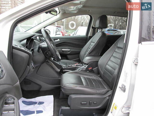 Белый Форд Эскейп, объемом двигателя 2 л и пробегом 117 тыс. км за 14000 $, фото 20 на Automoto.ua