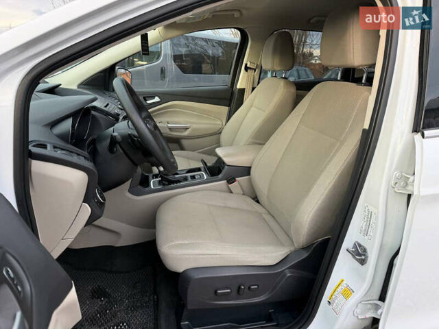 Белый Форд Эскейп, объемом двигателя 1.5 л и пробегом 75 тыс. км за 14100 $, фото 9 на Automoto.ua