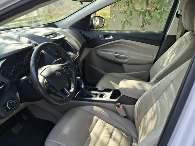 Білий Форд Ескейп, об'ємом двигуна 1.5 л та пробігом 161 тис. км за 10800 $, фото 2 на Automoto.ua