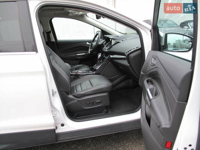 Белый Форд Эскейп, объемом двигателя 2 л и пробегом 117 тыс. км за 14000 $, фото 41 на Automoto.ua
