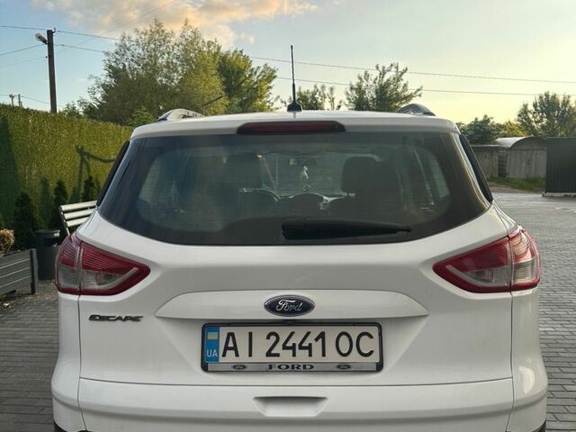 Белый Форд Эскейп, объемом двигателя 2.5 л и пробегом 240 тыс. км за 9800 $, фото 7 на Automoto.ua
