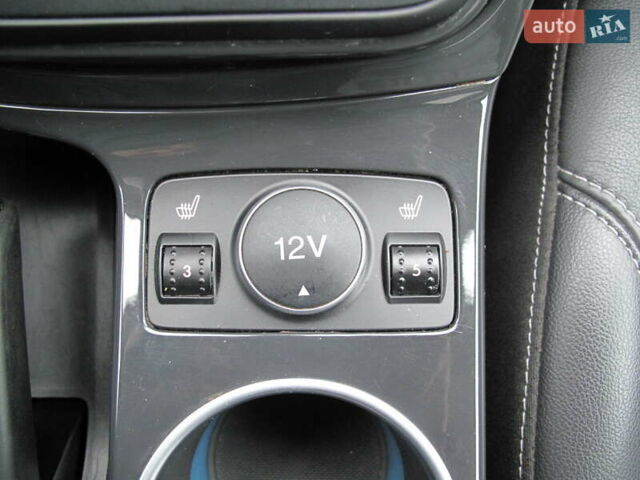 Белый Форд Эскейп, объемом двигателя 2 л и пробегом 117 тыс. км за 14000 $, фото 71 на Automoto.ua