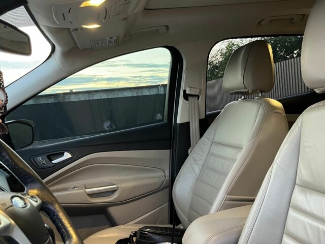 Белый Форд Эскейп, объемом двигателя 2 л и пробегом 140 тыс. км за 13000 $, фото 8 на Automoto.ua