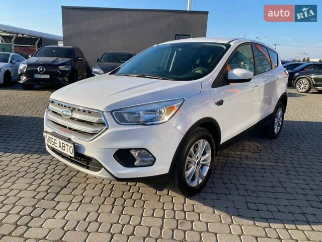 Білий Форд Ескейп, об'ємом двигуна 1.5 л та пробігом 210 тис. км за 11400 $, фото 2 на Automoto.ua